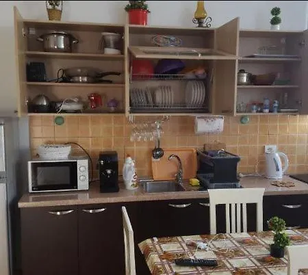 Tonis Apartment *