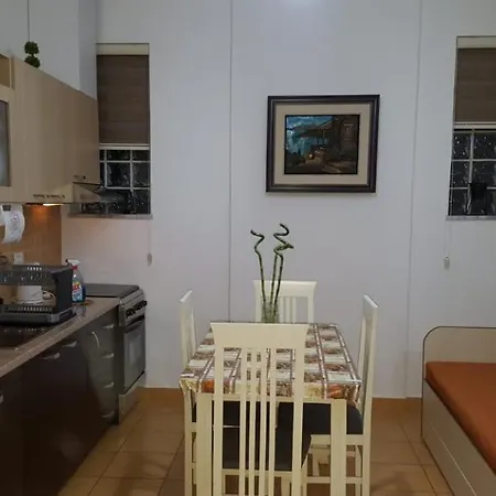 Tonis Apartment *